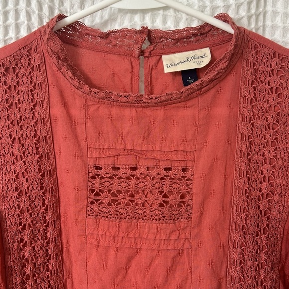 Universal Thread Womens Top‎ Size Large 100% Cotton Eyelet Lace Puff Sleeve - Picture 5 of 7